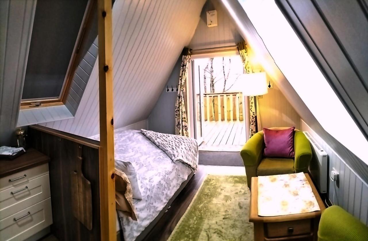 Glenfinnan Retreats, Ash Cabin ภายนอก รูปภาพ